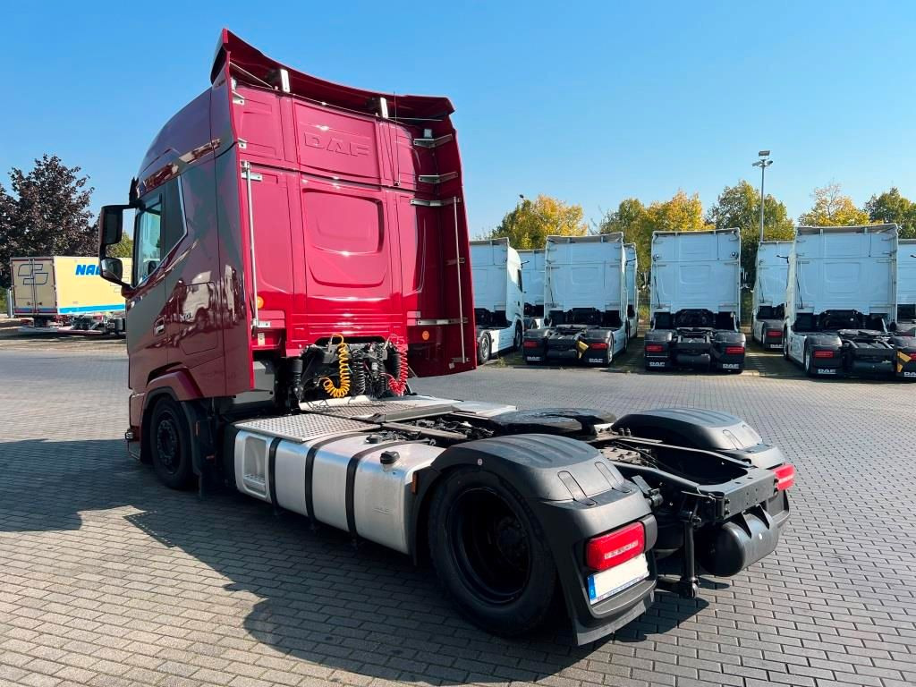 DAF XG 480 FT Low Deck Retarder Standklima 2xTank - Sattelzugmaschine: das Bild 3 DAF XG 480 FT Low Deck Retarder Standklima 2xTank - Sattelzugmaschine: das Bild 3