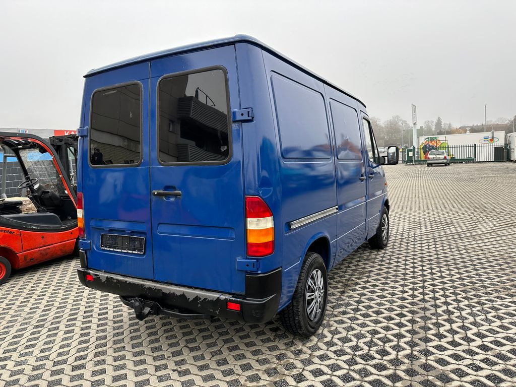 Mercedes-Benz 211 CDI - Kleintransporter: das Bild 4 Mercedes-Benz 211 CDI - Kleintransporter: das Bild 4