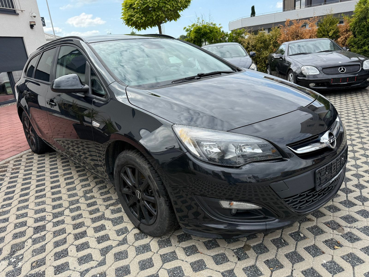 Opel Astra Sports Tourer 2.0 CDTI Sport 1 Hand - PKW: das Bild 3 Opel Astra Sports Tourer 2.0 CDTI Sport 1 Hand - PKW: das Bild 3