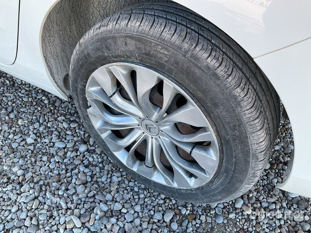 2015 Citroen C4 Blue Hdi Automobile - PKW: das Bild 4 2015 Citroen C4 Blue Hdi Automobile - PKW: das Bild 4