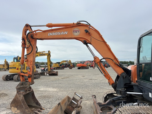 2009 Doosan DX80R Escavatore cingolato - Kettenbagger: das Bild 5 2009 Doosan DX80R Escavatore cingolato - Kettenbagger: das Bild 5