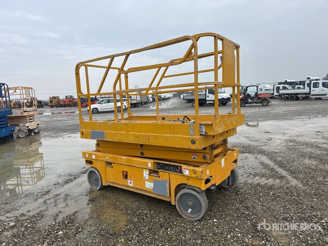 2009 Haulotte Compact 8NWT Electric (Inoperable) Scissor Lift - Scherenbühne: das Bild 2 2009 Haulotte Compact 8NWT Electric (Inoperable) Scissor Lift - Scherenbühne: das Bild 2