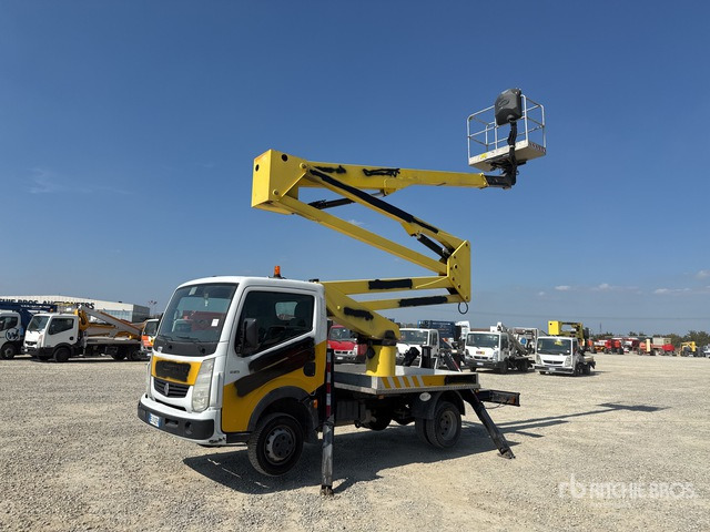 2011 Renault Maxity 110Dxi 2011 Socage DA320 20 m on Bucket Truck - LKW mit Arbeitsbühne: das Bild 2 2011 Renault Maxity 110Dxi 2011 Socage DA320 20 m on Bucket Truck - LKW mit Arbeitsbühne: das Bild 2