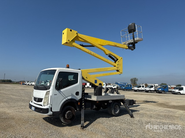 2011 Renault Maxity 110Dxi 2011 Socage DA320 20 m on Bucket Truck - LKW mit Arbeitsbühne: das Bild 2 2011 Renault Maxity 110Dxi 2011 Socage DA320 20 m on Bucket Truck - LKW mit Arbeitsbühne: das Bild 2