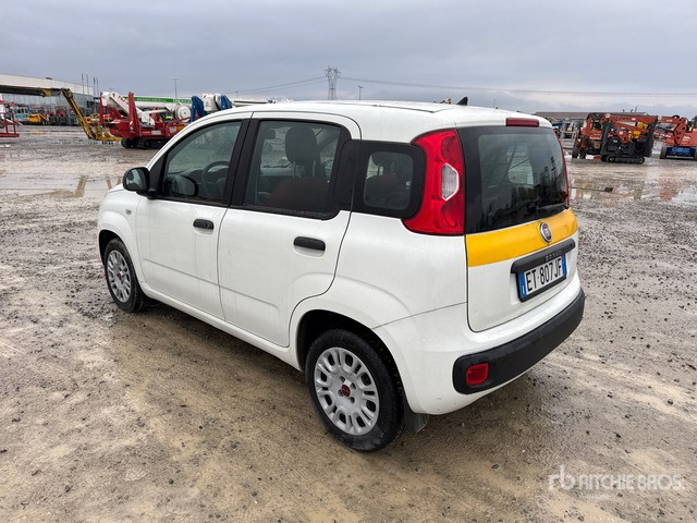 2013 Fiat Panda Automobile - PKW: das Bild 2 2013 Fiat Panda Automobile - PKW: das Bild 2