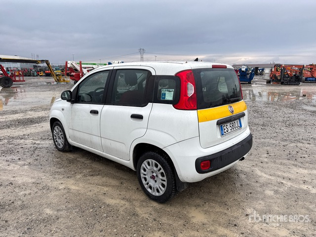 2013 Fiat Panda Automobile - PKW: das Bild 2 2013 Fiat Panda Automobile - PKW: das Bild 2