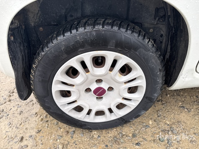 2013 Fiat Panda Automobile - PKW: das Bild 4 2013 Fiat Panda Automobile - PKW: das Bild 4