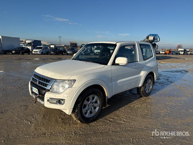 2016 Mitsubishi Pajero 3.2 SWB 4WD SUV - SUV/ Geländewagen: das Bild 1 2016 Mitsubishi Pajero 3.2 SWB 4WD SUV - SUV/ Geländewagen: das Bild 1
