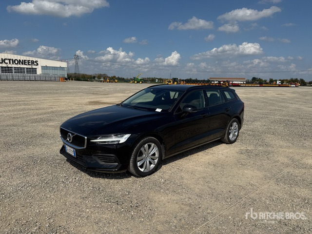 2021 Volvo V60 SW B4 D AUTOM. MOMENTUM BUSINESS Automobile - PKW: das Bild 2 2021 Volvo V60 SW B4 D AUTOM. MOMENTUM BUSINESS Automobile - PKW: das Bild 2
