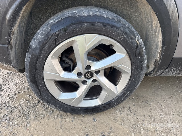 2022 Citroen C5 Aircross BLUEHDI 130 SES BUSINESS SUV - SUV/ Geländewagen: das Bild 4 2022 Citroen C5 Aircross BLUEHDI 130 SES BUSINESS SUV - SUV/ Geländewagen: das Bild 4