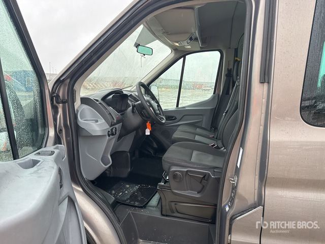 Bus 2015 Ford Transit 310T125 6-Seat Mini Bus: das Bild 6