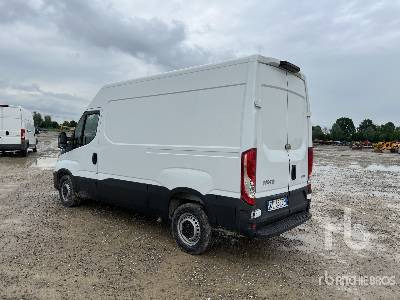 IVECO DAILY 35S12 V H2 3520 - Koffer LKW: das Bild 2 IVECO DAILY 35S12 V H2 3520 - Koffer LKW: das Bild 2