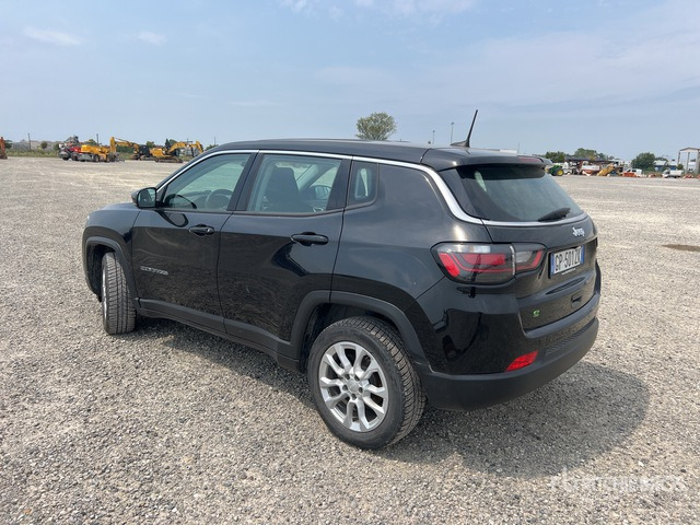 Jeep Compass SUV - SUV/ Geländewagen: das Bild 3 Jeep Compass SUV - SUV/ Geländewagen: das Bild 3