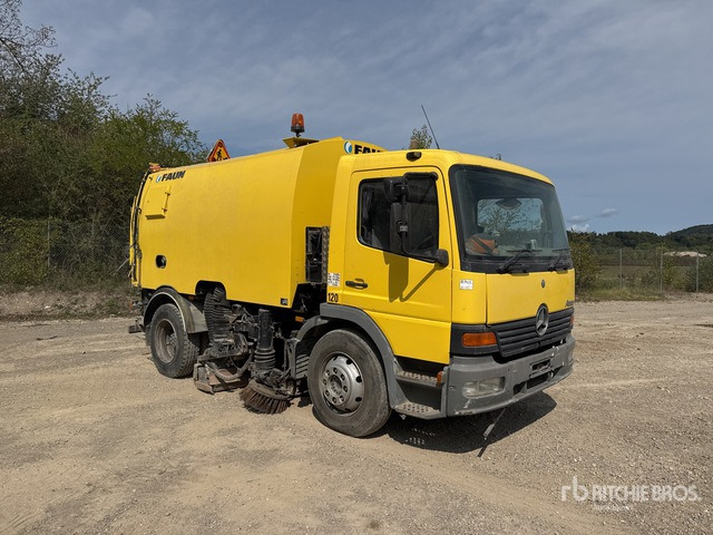 2002 Mercedes-Benz Atego 2001 Faun VIAJET 6 R/L on Balayeuse Sweeper Truck - Kehrmaschine: das Bild 2 2002 Mercedes-Benz Atego 2001 Faun VIAJET 6 R/L on Balayeuse Sweeper Truck - Kehrmaschine: das Bild 2