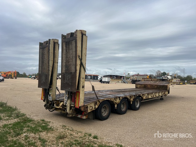 2004 Castera 3SS34T Tri/A Semi-Remorque Porte-Engin ... Lowboy Trailer - Tieflader Auflieger: das Bild 4 2004 Castera 3SS34T Tri/A Semi-Remorque Porte-Engin ... Lowboy Trailer - Tieflader Auflieger: das Bild 4