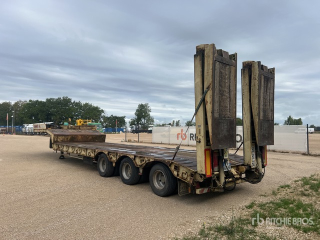 2004 Castera 3SS34T Tri/A Semi-Remorque Porte-Engin ... Lowboy Trailer - Tieflader Auflieger: das Bild 3 2004 Castera 3SS34T Tri/A Semi-Remorque Porte-Engin ... Lowboy Trailer - Tieflader Auflieger: das Bild 3