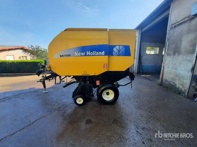 2013 New Holland BR7060 Presse A Bale Ronde Round Baler - Rundballenpresse: das Bild 1 2013 New Holland BR7060 Presse A Bale Ronde Round Baler - Rundballenpresse: das Bild 1