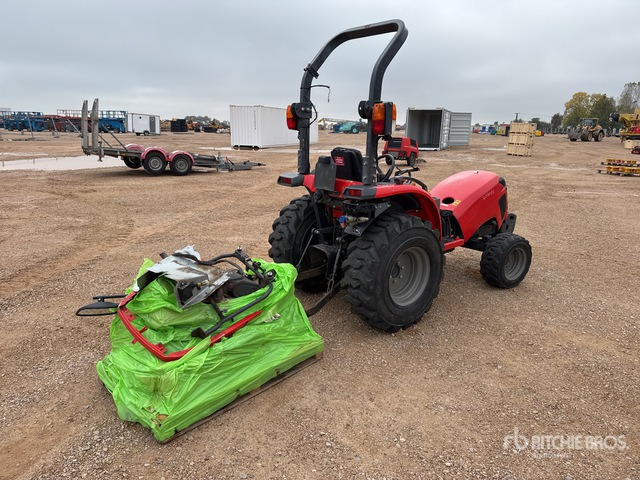 2015 Kubota STW34R 4WD Tracteur Utilitaire (Inoper ... Utility Tractor - Kleintraktor: das Bild 3 2015 Kubota STW34R 4WD Tracteur Utilitaire (Inoper ... Utility Tractor - Kleintraktor: das Bild 3