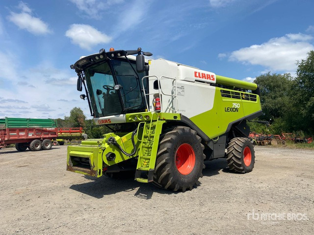 2018 Claas Lexion 750 with header and header trailer Combine Harvester - Schlegelmäher/ Mulcher: das Bild 2 2018 Claas Lexion 750 with header and header trailer Combine Harvester - Schlegelmäher/ Mulcher: das Bild 2
