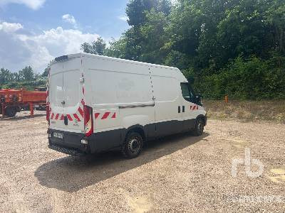 IVECO 35S14 Vehicule Utilitaire - Kastenwagen: das Bild 3 IVECO 35S14 Vehicule Utilitaire - Kastenwagen: das Bild 3