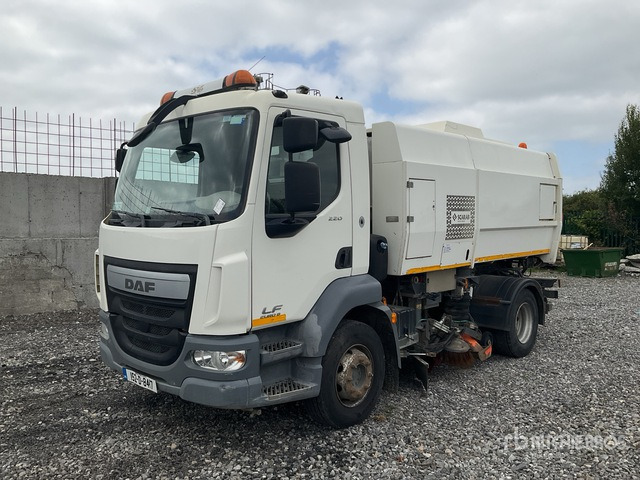 2015 DAF LF55.220 Scarab on Sweeper Truck - Kehrmaschine: das Bild 2 2015 DAF LF55.220 Scarab on Sweeper Truck - Kehrmaschine: das Bild 2