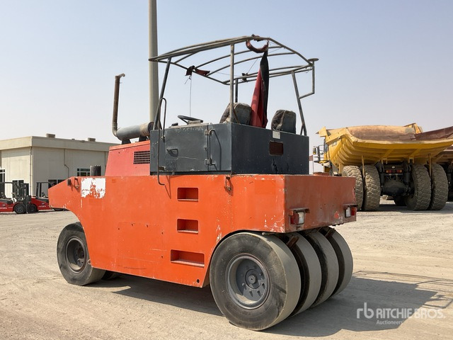 2001 Hamm GRW18 8 Wheel Pneumatic Roller - Schlegelmäher/ Mulcher: das Bild 4 2001 Hamm GRW18 8 Wheel Pneumatic Roller - Schlegelmäher/ Mulcher: das Bild 4