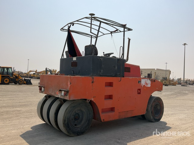 2001 Hamm GRW18 8 Wheel Pneumatic Roller - Schlegelmäher/ Mulcher: das Bild 3 2001 Hamm GRW18 8 Wheel Pneumatic Roller - Schlegelmäher/ Mulcher: das Bild 3