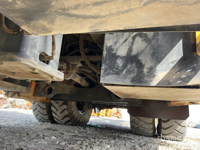 2004 Atlas Copco Rocket Boomer XL3C 4x4 Jumbo Drill - Bohrgerät: das Bild 5 2004 Atlas Copco Rocket Boomer XL3C 4x4 Jumbo Drill - Bohrgerät: das Bild 5