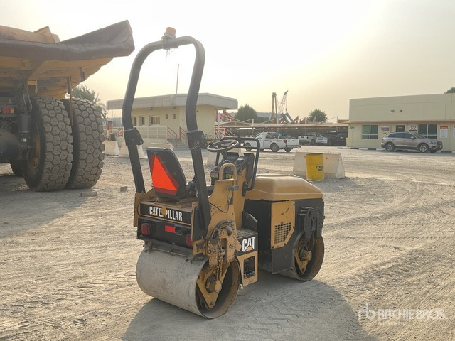2006 Cat CB114 - Walzen: das Bild 3 2006 Cat CB114 - Walzen: das Bild 3