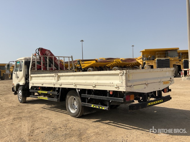 2006 Nissan MK210 2006 HMF 683K1 Knuckle Boom on 4x2 Flatbed Truck with Crane - Pritsche LKW, Autokran: das Bild 2 2006 Nissan MK210 2006 HMF 683K1 Knuckle Boom on 4x2 Flatbed Truck with Crane - Pritsche LKW, Autokran: das Bild 2