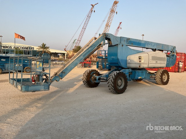 2008 Genie Z-135 4WD Diesel Articulating Boom Lift - Gelenkarmbühne: das Bild 2 2008 Genie Z-135 4WD Diesel Articulating Boom Lift - Gelenkarmbühne: das Bild 2