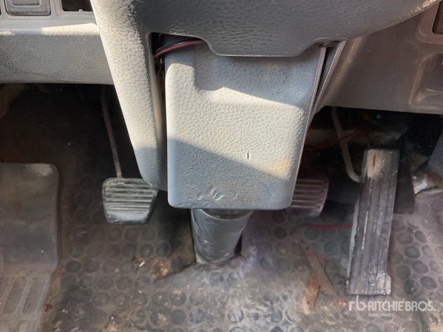 2010 Mitsubishi Canter 2011 Ferrari F550 A1 Knuckle Bo ... Flatbed Truck with Crane - Pritsche LKW, Autokran: das Bild 4 2010 Mitsubishi Canter 2011 Ferrari F550 A1 Knuckle Bo ... Flatbed Truck with Crane - Pritsche LKW, Autokran: das Bild 4