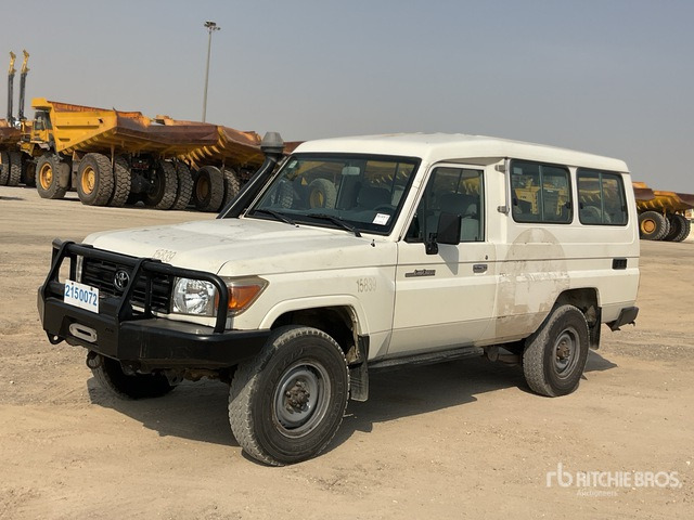 2014 Toyota Land Cruiser 78L 4x4 SUV - SUV/ Geländewagen: das Bild 1 2014 Toyota Land Cruiser 78L 4x4 SUV - SUV/ Geländewagen: das Bild 1
