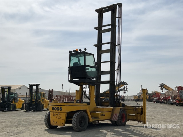 2015 Boss B6ECK - Containerstapler: das Bild 4 2015 Boss B6ECK - Containerstapler: das Bild 4