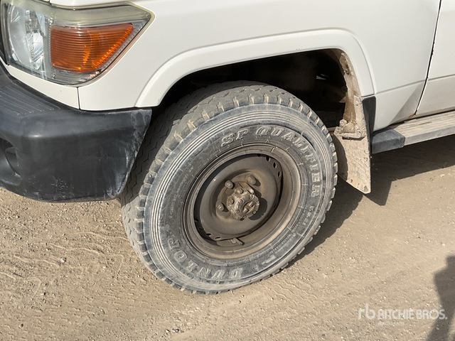2018 Toyota Land Cruiser 76L 4x4 SUV - SUV/ Geländewagen: das Bild 5 2018 Toyota Land Cruiser 76L 4x4 SUV - SUV/ Geländewagen: das Bild 5