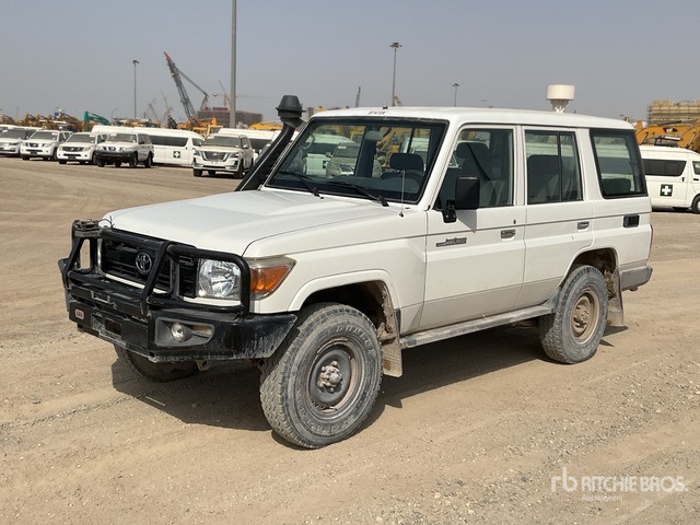 2019 Toyota Land Cruiser 76L 4x4 SUV - SUV/ Geländewagen: das Bild 1 2019 Toyota Land Cruiser 76L 4x4 SUV - SUV/ Geländewagen: das Bild 1