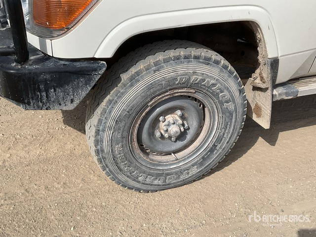 2019 Toyota Land Cruiser 76L 4x4 SUV - SUV/ Geländewagen: das Bild 5 2019 Toyota Land Cruiser 76L 4x4 SUV - SUV/ Geländewagen: das Bild 5