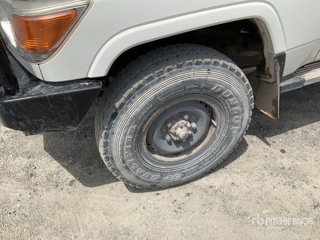 2019 Toyota Land Cruiser 76L 4x4 SUV - SUV/ Geländewagen: das Bild 5 2019 Toyota Land Cruiser 76L 4x4 SUV - SUV/ Geländewagen: das Bild 5