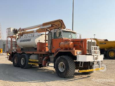 KENWORTH C500B 6x6 w/ Water Tank - LKW mit Arbeitsbühne: das Bild 4 KENWORTH C500B 6x6 w/ Water Tank - LKW mit Arbeitsbühne: das Bild 4