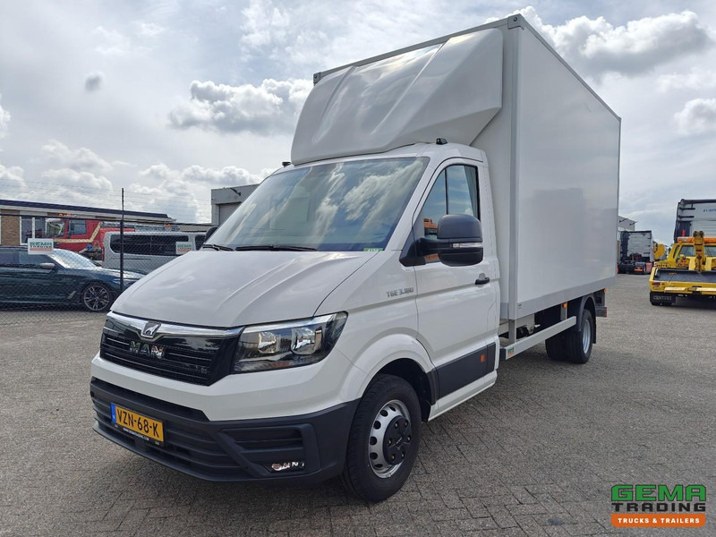 MAN TGE 3.180 4x2 Dagcabine Euro6D - GeslotenBak 4.2m + Laadklep 750KG - Dubbellucht - 5500km! NIEUWSTAAT! ONGEBRUIKT! - Koffer Transporter: das Bild 1 MAN TGE 3.180 4x2 Dagcabine Euro6D - GeslotenBak 4.2m + Laadklep 750KG - Dubbellucht - 5500km! NIEUWSTAAT! ONGEBRUIKT! - Koffer Transporter: das Bild 1