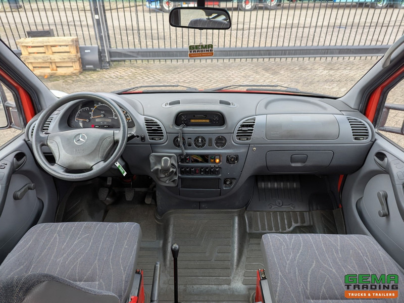 Innenraum Bild 1: Kleinbus, Personentransporter Mercedes-Benz 316 CDI  4x4 Euro3 - 59.000km - 9 Persoons - Lier - 3 Sperren!  Hoge en Lage Gearing