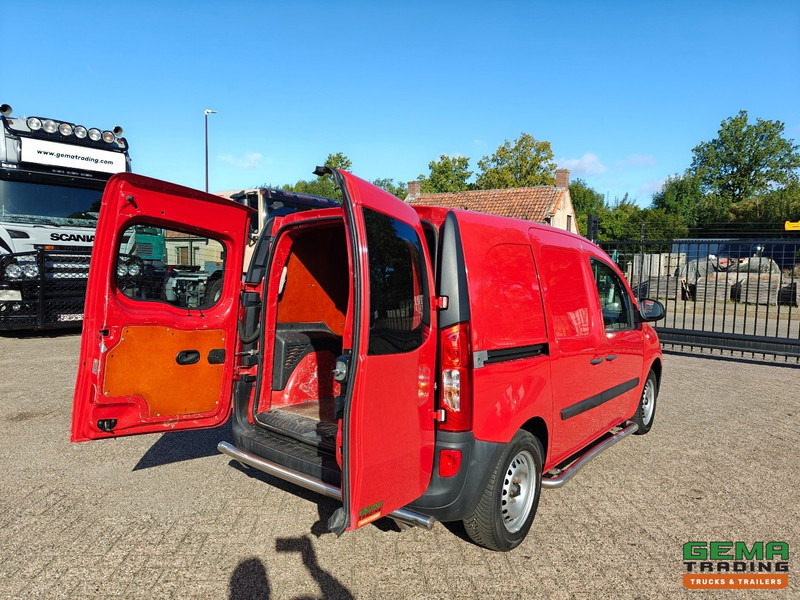 Mercedes-Benz Citan 108 CDI BlueEFFICIENCY Euro5L - Airco - 4-Seizoensbanden - Bluetooth Radio - Kleintransporter: das Bild 2 Mercedes-Benz Citan 108 CDI BlueEFFICIENCY Euro5L - Airco - 4-Seizoensbanden - Bluetooth Radio - Kleintransporter: das Bild 2