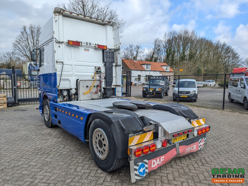 DAF 95XF.480 4x2 Superspacecab Euro3 - Handgeschakeld - Limited Edition Interieur - Side Skirts - Luchthoorns - Sattelzugmaschine: das Bild 4 DAF 95XF.480 4x2 Superspacecab Euro3 - Handgeschakeld - Limited Edition Interieur - Side Skirts - Luchthoorns - Sattelzugmaschine: das Bild 4