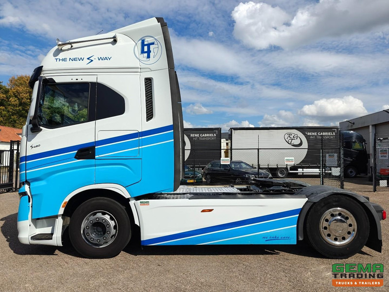 Sattelzugmaschine Iveco S-WAY 420 4x2 Euro6D - Dubbele Tanks - StandAirco - Navi - SMARTTacho V2 - 04/2026 APK: das Bild 10 Sattelzugmaschine Iveco S-WAY 420 4x2 Euro6D - Dubbele Tanks - StandAirco - Navi - SMARTTacho V2 - 04/2026 APK: das Bild 10
