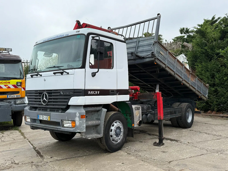 Mercedes-Benz Actros 1831 V6 4X2 Tipper + crane EPS Manual Gearbox 3 peddal - Kipper, Autokran: das Bild 2 Mercedes-Benz Actros 1831 V6 4X2 Tipper + crane EPS Manual Gearbox 3 peddal - Kipper, Autokran: das Bild 2