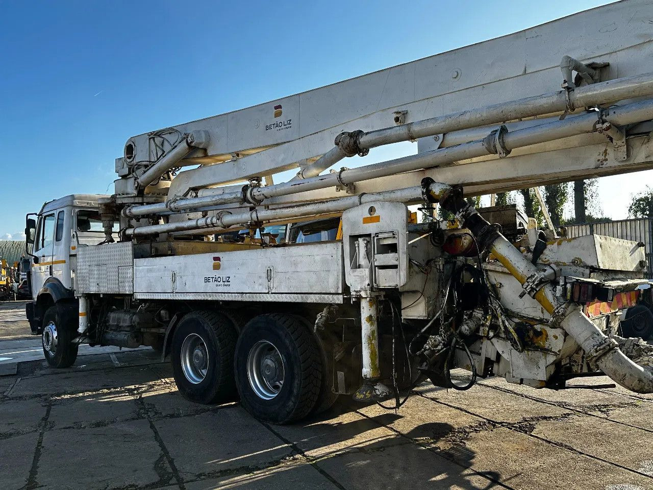 Mercedes-Benz SK 2631 6X4 LSB 36M BETONPOMP 370 BAR Mercedes-Benz SK 2631 6X4 LSB 36M BETONPOMP 370 BAR - Fahrmischerbetonpumpe: das Bild 3 Mercedes-Benz SK 2631 6X4 LSB 36M BETONPOMP 370 BAR Mercedes-Benz SK 2631 6X4 LSB 36M BETONPOMP 370 BAR - Fahrmischerbetonpumpe: das Bild 3
