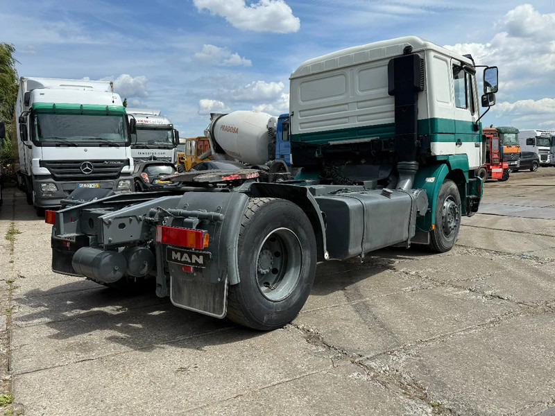 MAN 19.403 4X2 Tractor-unit Spring/Air ZF Manual Gear Low cabine - Sattelzugmaschine: das Bild 4 MAN 19.403 4X2 Tractor-unit Spring/Air ZF Manual Gear Low cabine - Sattelzugmaschine: das Bild 4