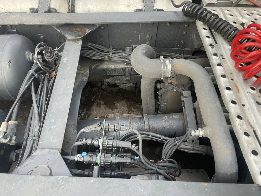 Scania R560 V8 4X2 Tractor-unit Retarder Euro5 Scania R560 V8 4X2 Tractor-unit Retarder Euro5 - Sattelzugmaschine: das Bild 5 Scania R560 V8 4X2 Tractor-unit Retarder Euro5 Scania R560 V8 4X2 Tractor-unit Retarder Euro5 - Sattelzugmaschine: das Bild 5