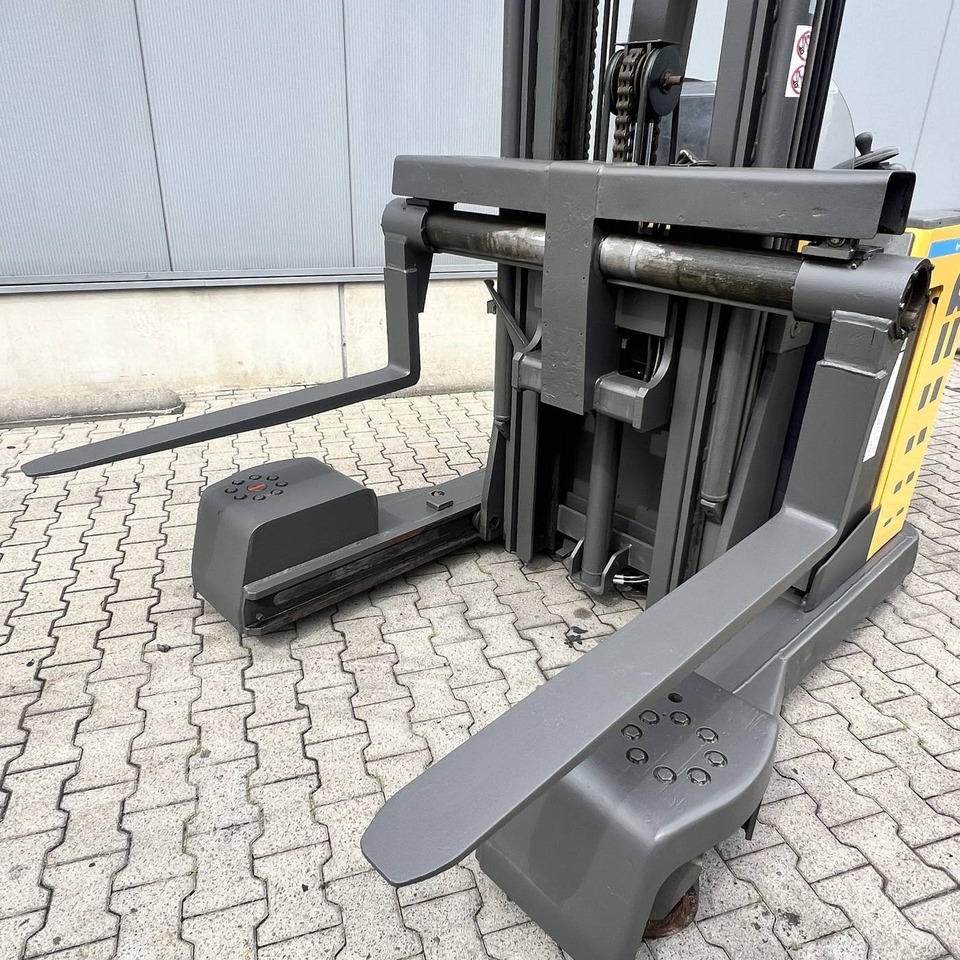 Atlet UFS250DTFVRE480 - Vierwegstapler: das Bild 4 Atlet UFS250DTFVRE480 - Vierwegstapler: das Bild 4