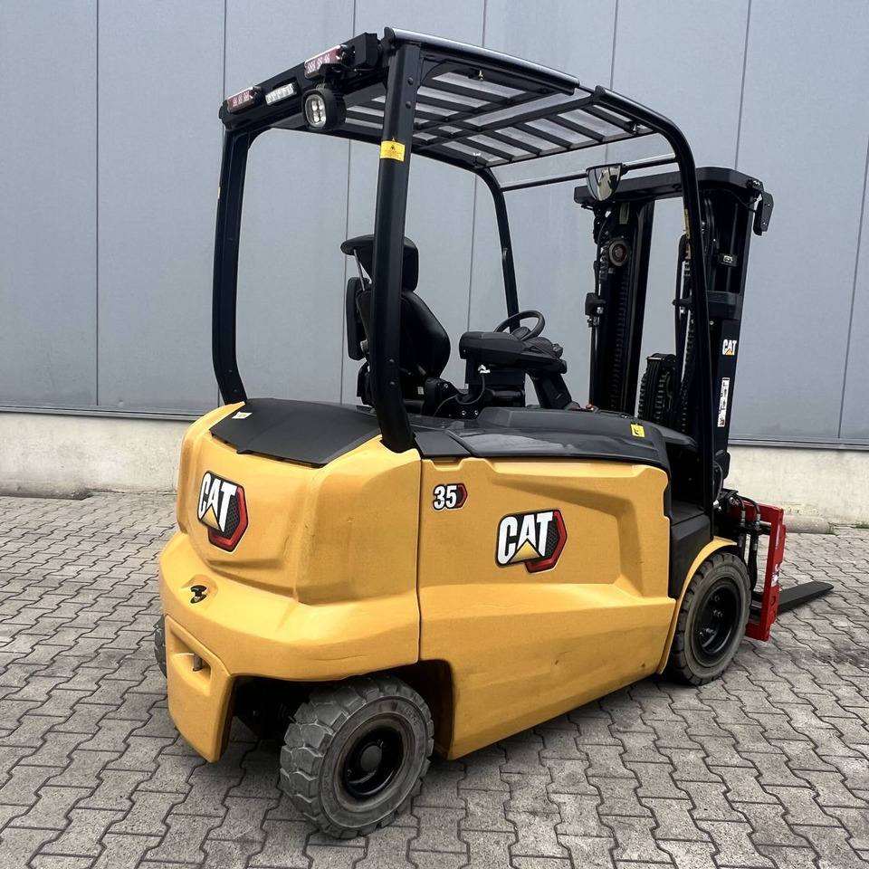 Caterpillar EP35N-80E - Elektrostapler: das Bild 2 Caterpillar EP35N-80E - Elektrostapler: das Bild 2